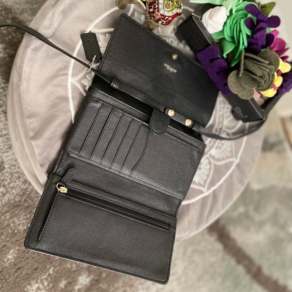 Coach Wristlet Wallet / Smartphone Crossbody - Picture 10 of 14